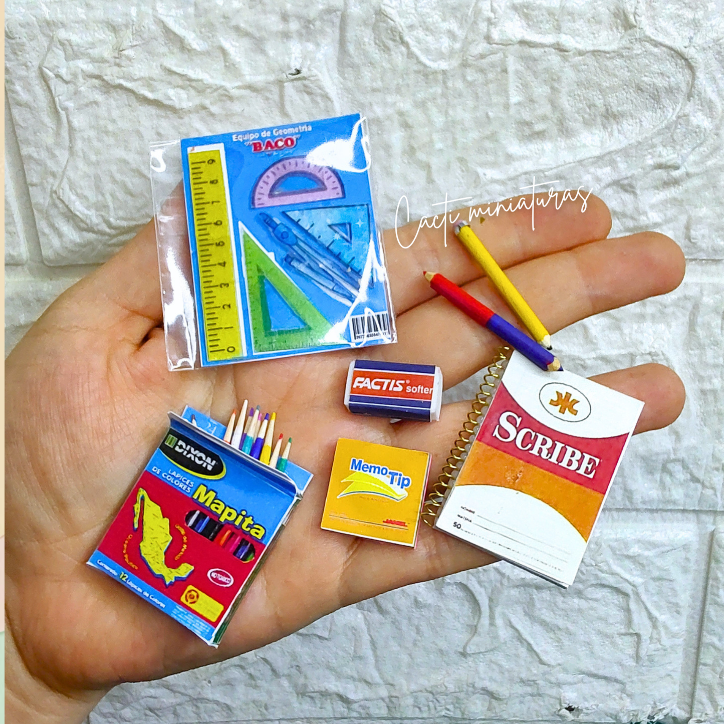 Mini kit de útiles escolares - Llavero de bolsita