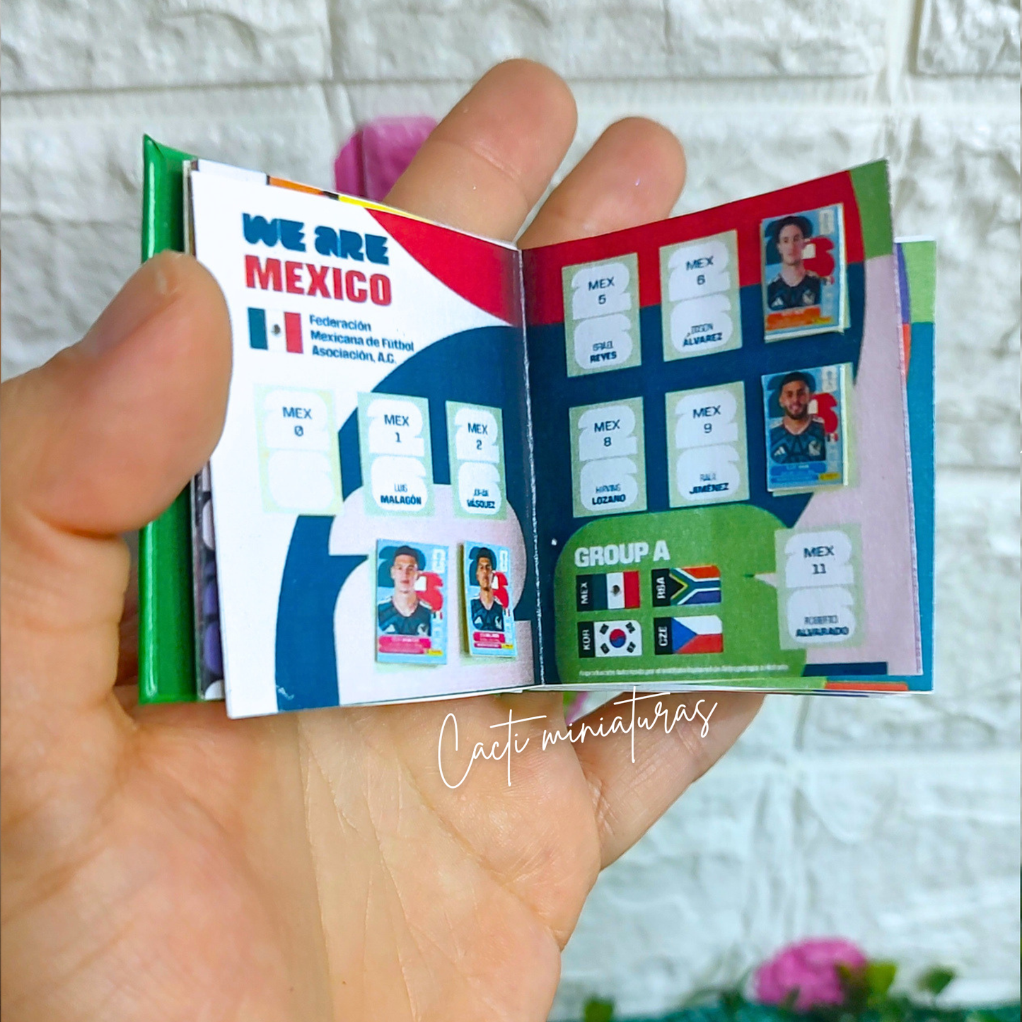 Kit Mini Álbum del Mundial completo  – Álbum artesanal, Stickers, Mini Balón y Sobres Coleccionables